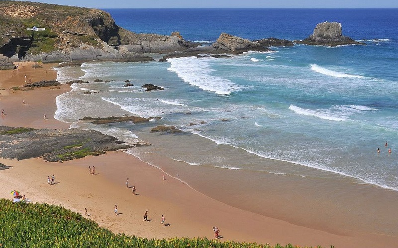 /fileuploads/COSTA VICENTINA/quintadosardanito_costa_vicentina_zambujeiradomar_alentejo_turismo PRAIA_ZAMBUJEIRA DO MAR.jpg